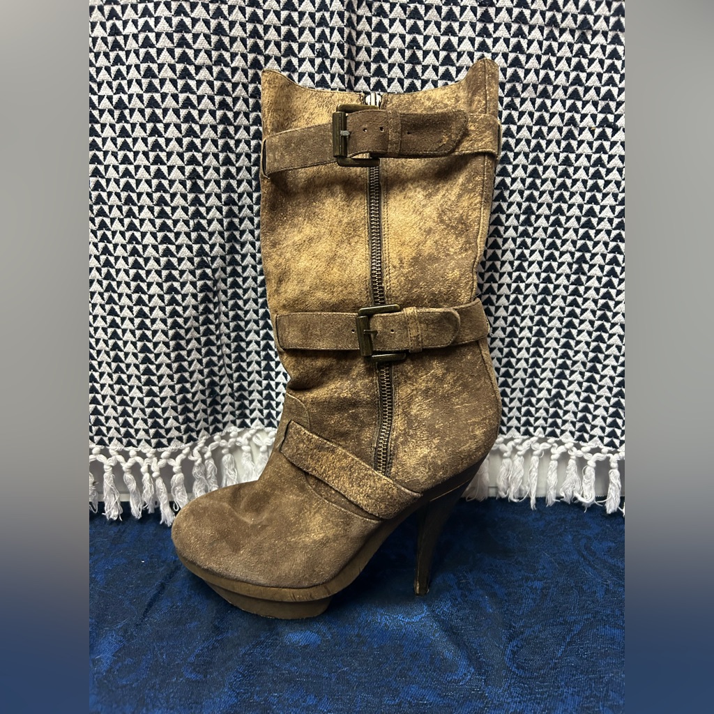 Elizabeth And James Tan Heeled Boots Sz 8.5